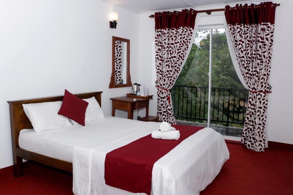 Sadhara River View Lodge Kandy Exterior foto