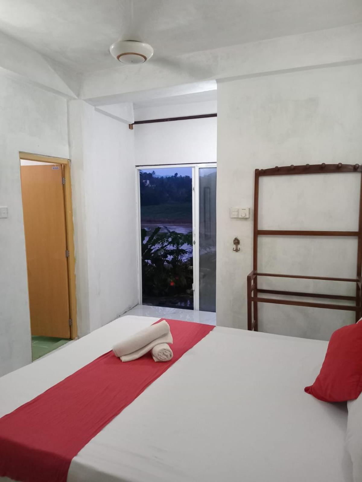Sadhara River View Lodge Kandy Exterior foto